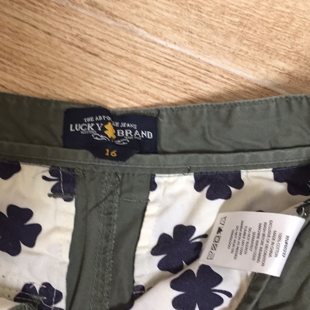 Shorts - Picture 2 of 6